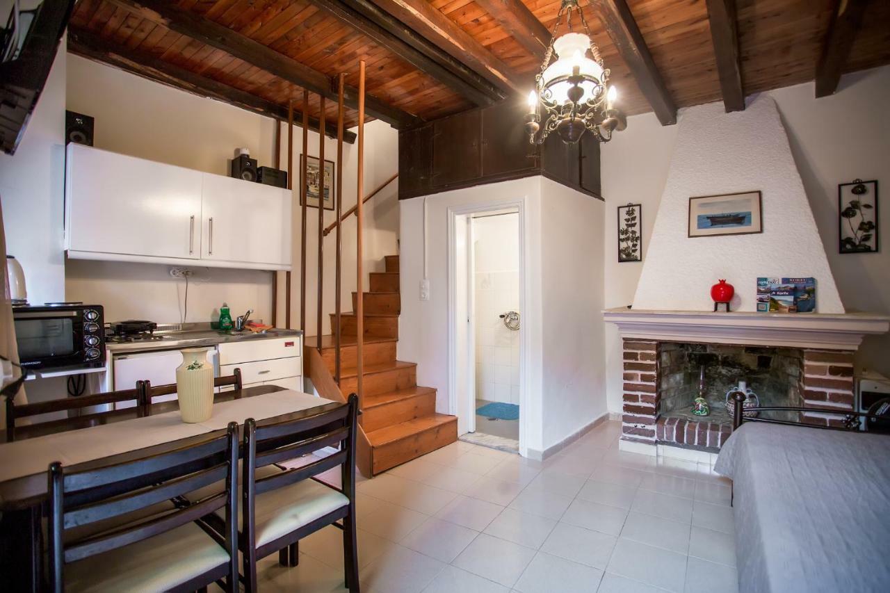 Сasa de vacaciones Traditional Cozy House In The Village Ano Garounas